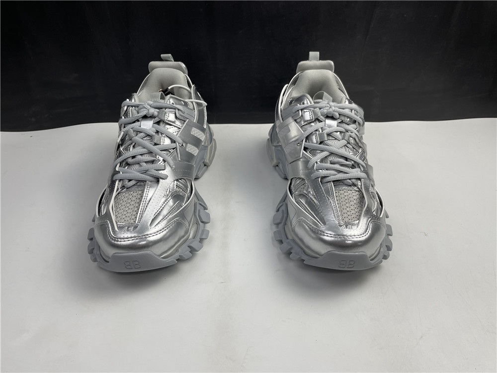 TRIPLE-S SNEAKER